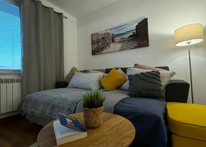 Lägenhet Kakavanen's Sea View *