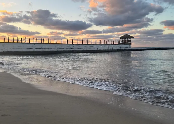 Lägenhet Kakavanen's Sea View *