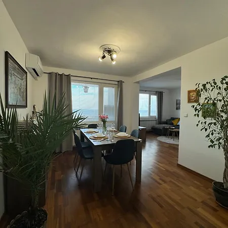 Kakavanen's Sea View Apartamento *