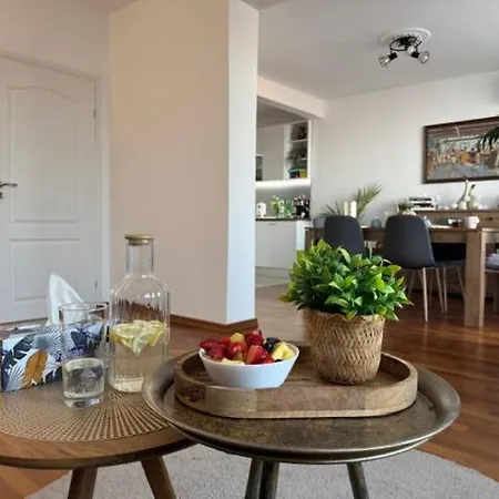 Kakavanen's Sea View Apartment *