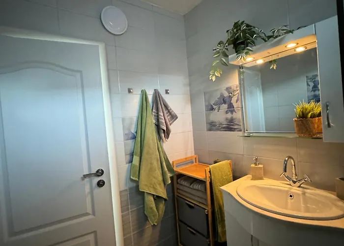 Kakavanen's Sea View Apartment Balchik