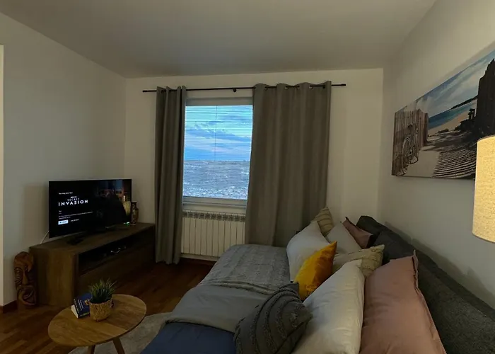 Kakavanen's Sea View Apartment