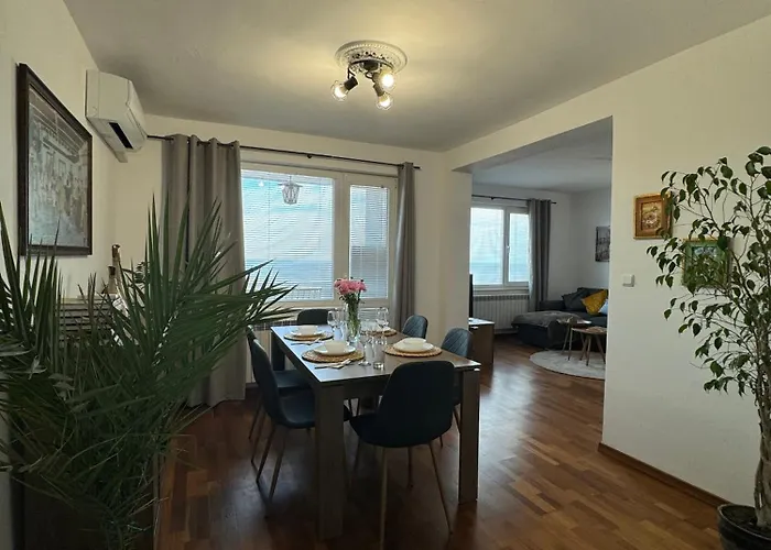 Kakavanen's Sea View Apartment *