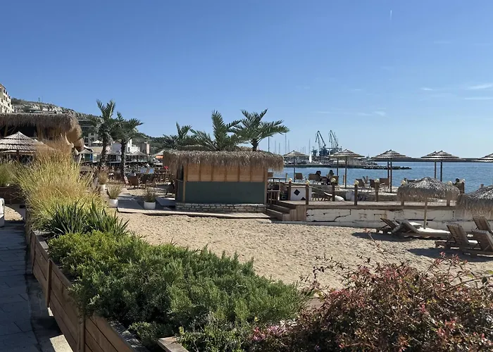 Kakavanen's Sea View * Balchik